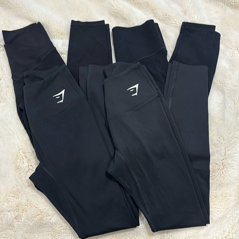 4 pairs of leggings (2) Gym Shark PLUS  (2) Aerie leggings